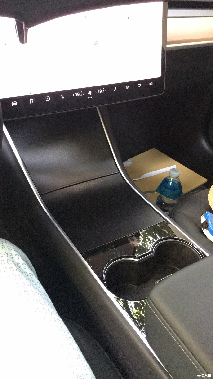 新款特斯拉model3用车体验,特斯拉model320万公里用车成本