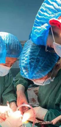 我院肝胆外科主任许其威、副主任医师兰军良团队完成一例保脾全胰十二指肠联合全胃根治性切除治疗多原发癌