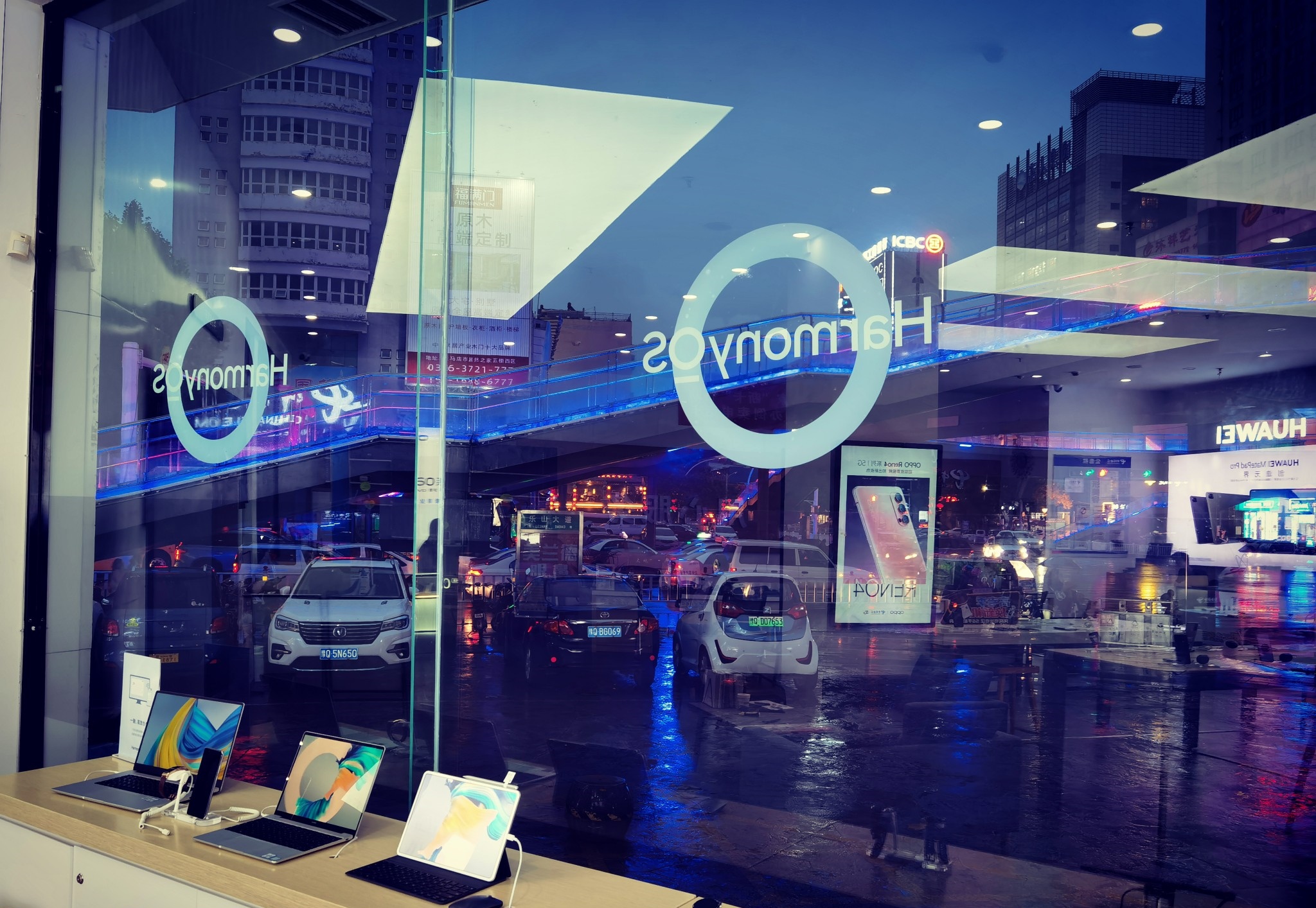 手机店生意差为什么没倒闭,手机店手机那么多不怕掉价吗