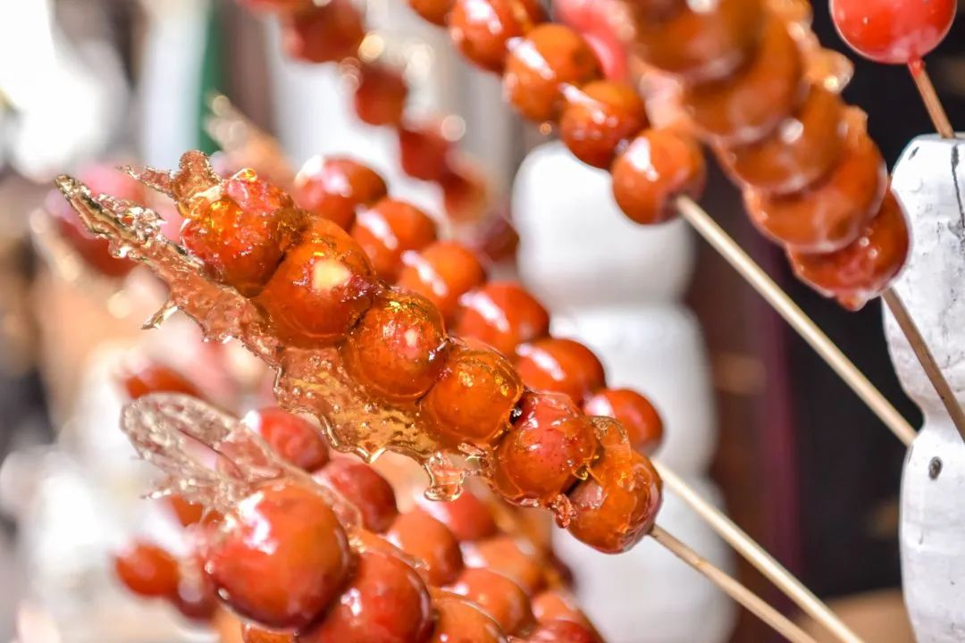 来一串特别的糖葫芦,来一串糖油果子