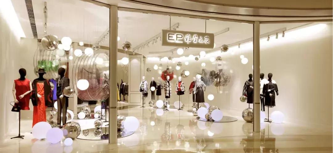 国产女装黑马，5000一件还遭疯抢！全凭这点做得好！