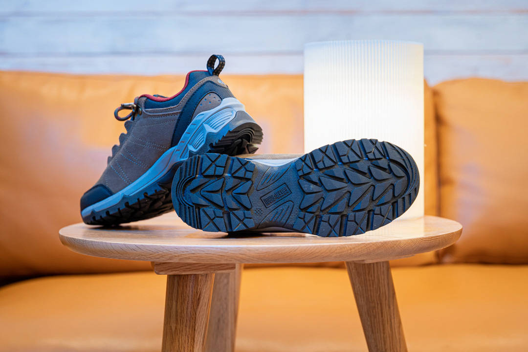 公认脚感最好的10双登山徒步鞋,久走不累脚的徒步鞋测评