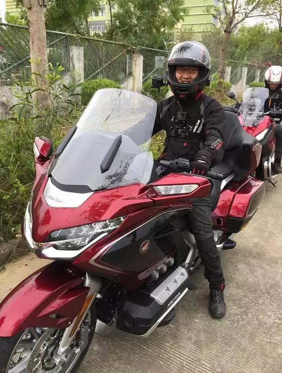 延续四十余载霸主,骑售价45.8万的本田金翼是怎样一个体验!