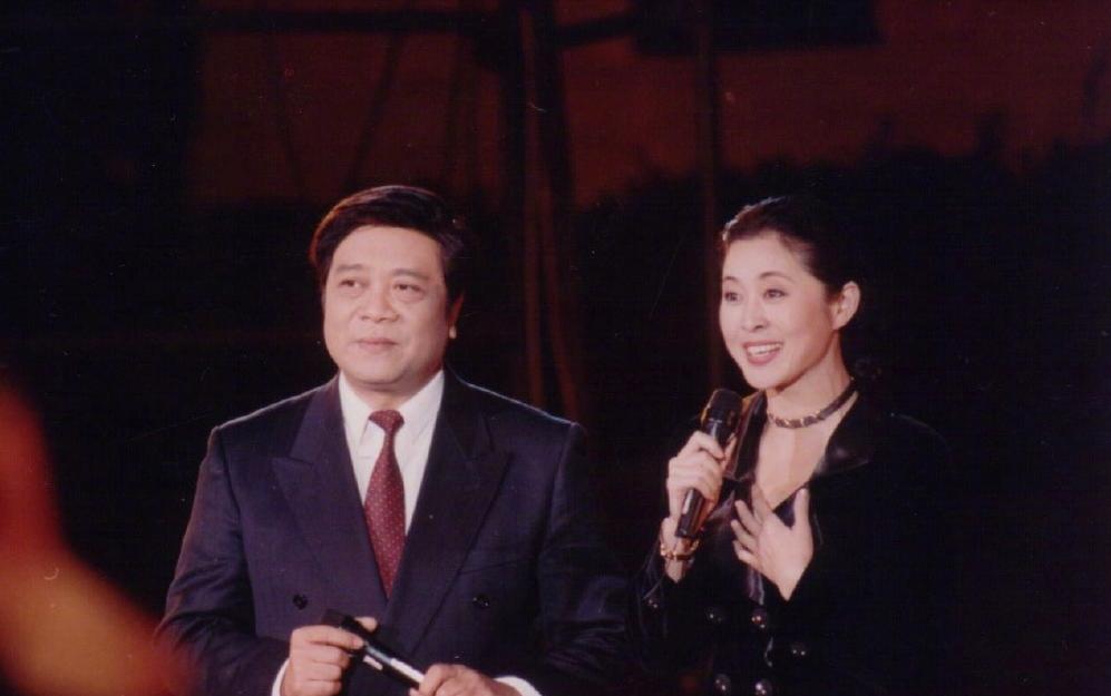 赵忠祥告别倪萍,赵忠祥告别仪式白岩松