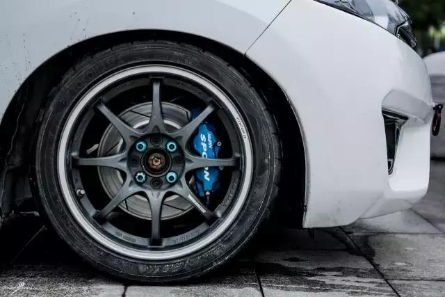 最好看的飞度gk5,平民超跑王位交替新评本田飞度gk5