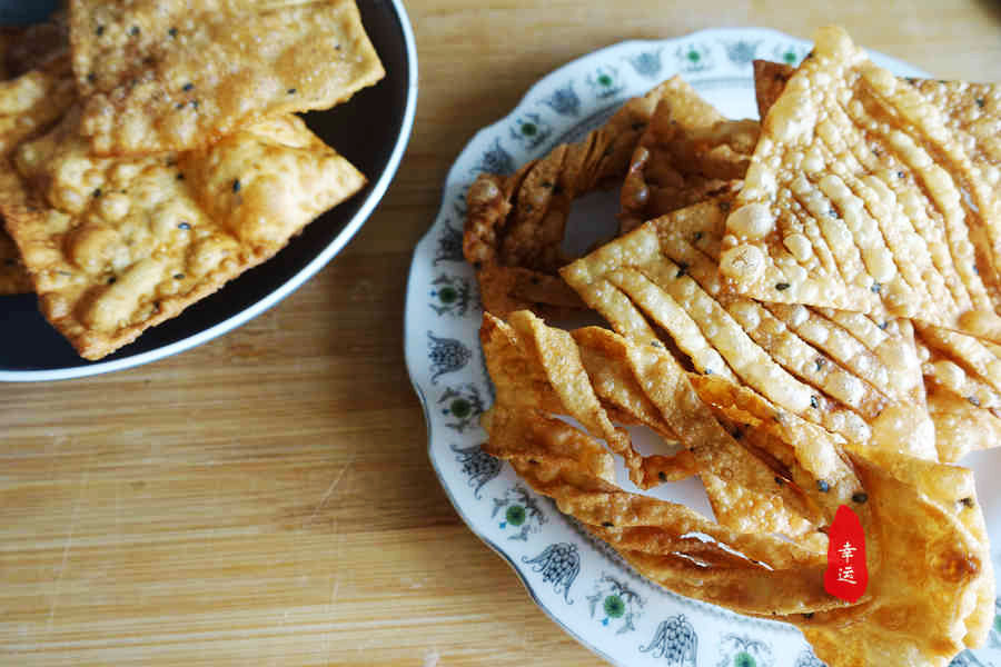 家庭简易版煎饼果子很美味呦,煎饼的做法家庭版薄脆