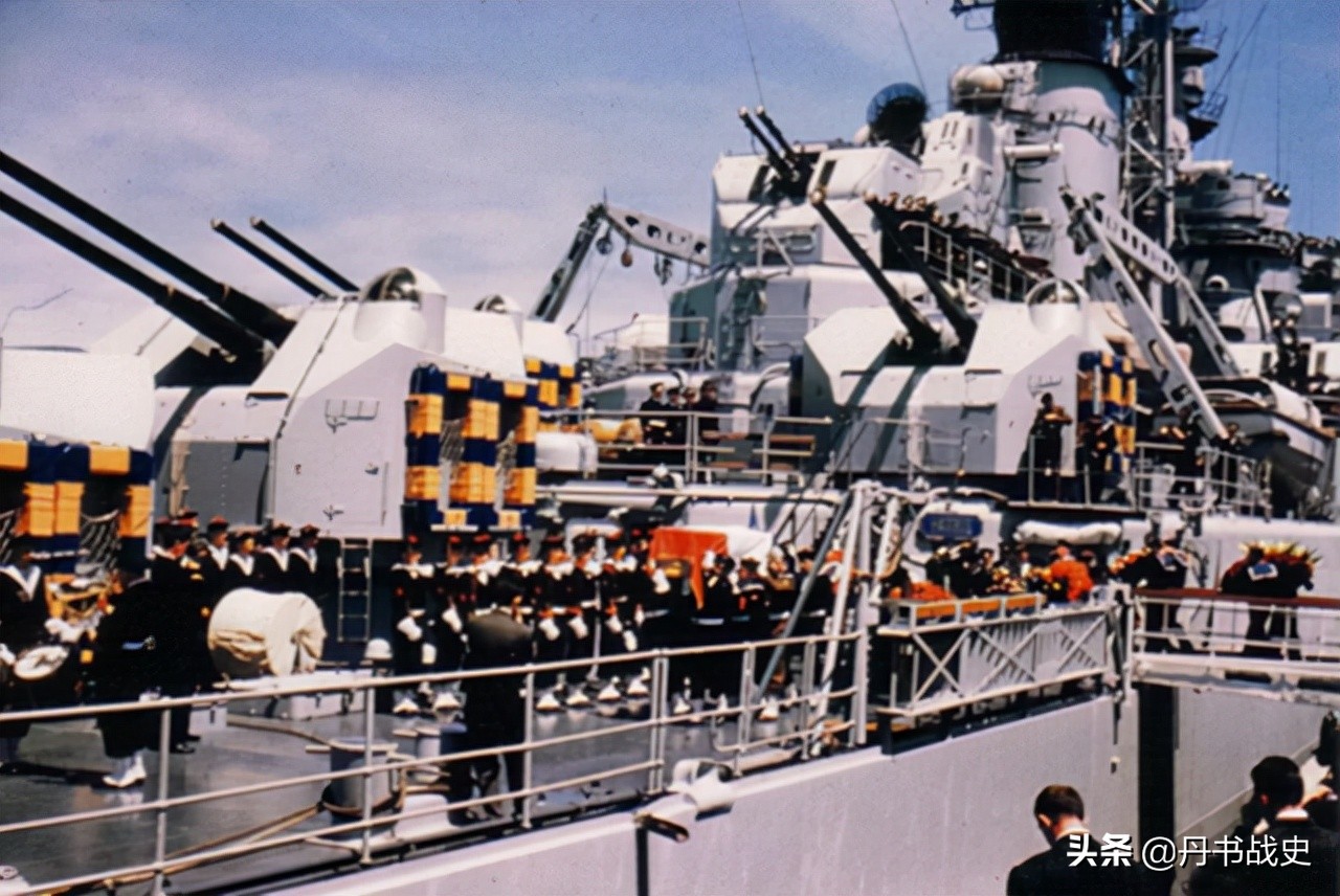 法国科尔伯特号防空巡洋舰，戴高乐的海上座驾