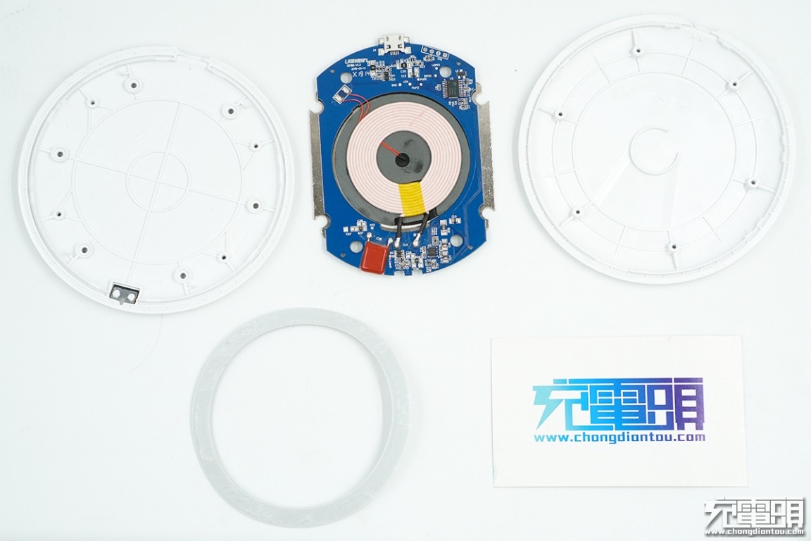 绿联无线充电宝拆解,绿联30瓦充电器拆解