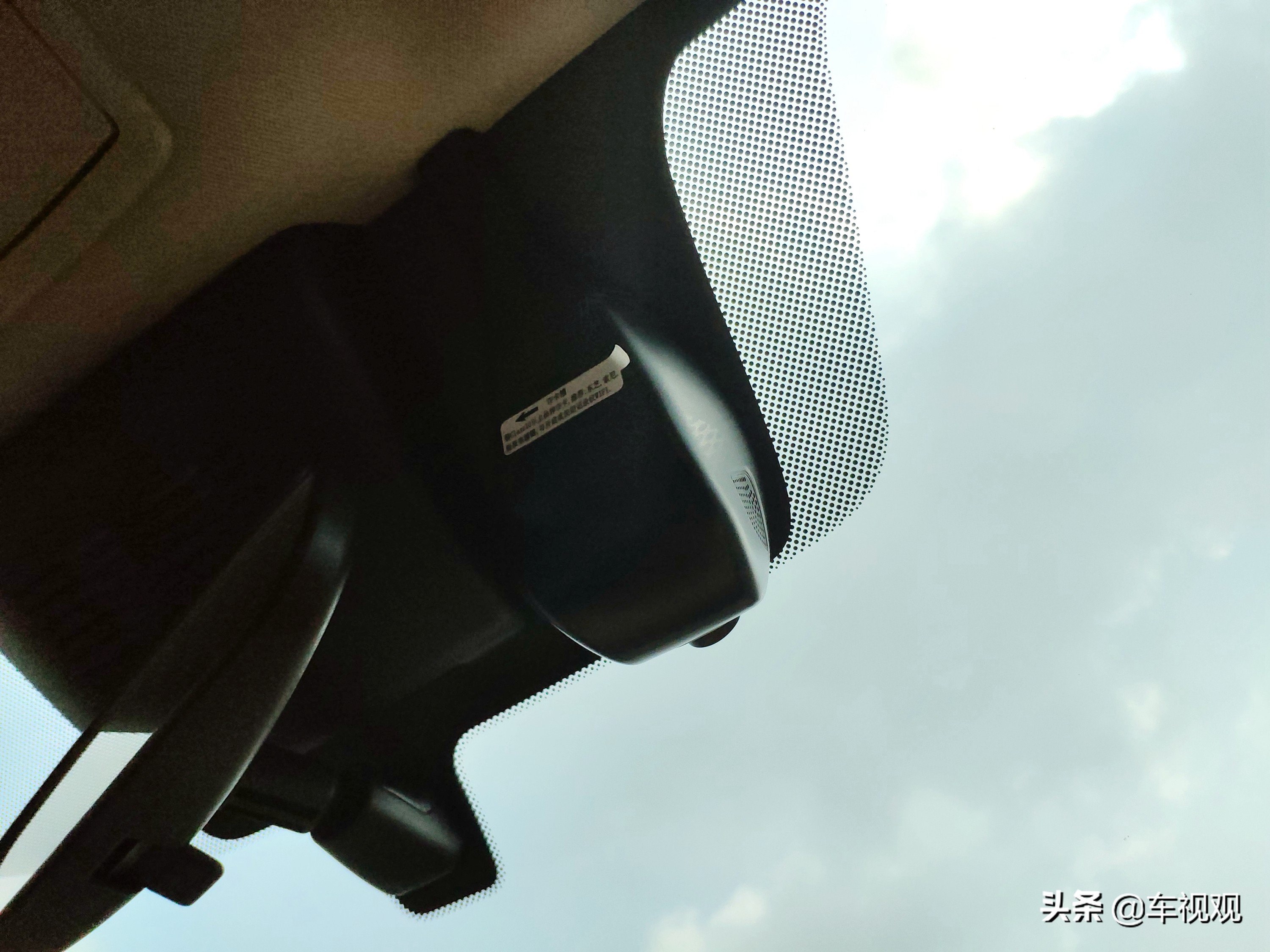 相信日系车的品质，花15万入手顶配日产轩逸，安全配置丰富