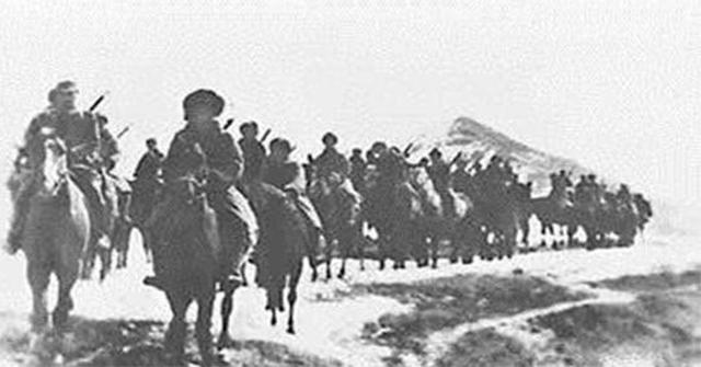 1951年邓华为何主动让位第一副司令给陈赓?甚至亲自致电伟人