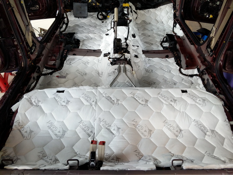 尽除异味厦门靓车港斯柯达昊锐汽车隔音改装大白鲨