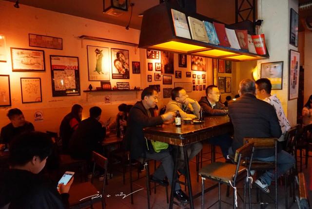 成都最早有哪些著名酒吧,成都最有名酒吧