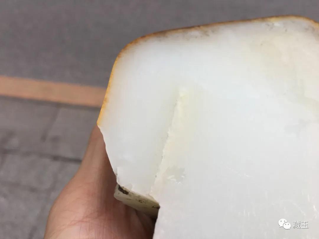 无裂不成玉？和田玉裂的秘密，堵料、切料必须看懂它