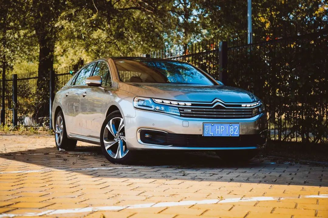 雪铁龙c6评车,雪铁龙c6新车上路感受