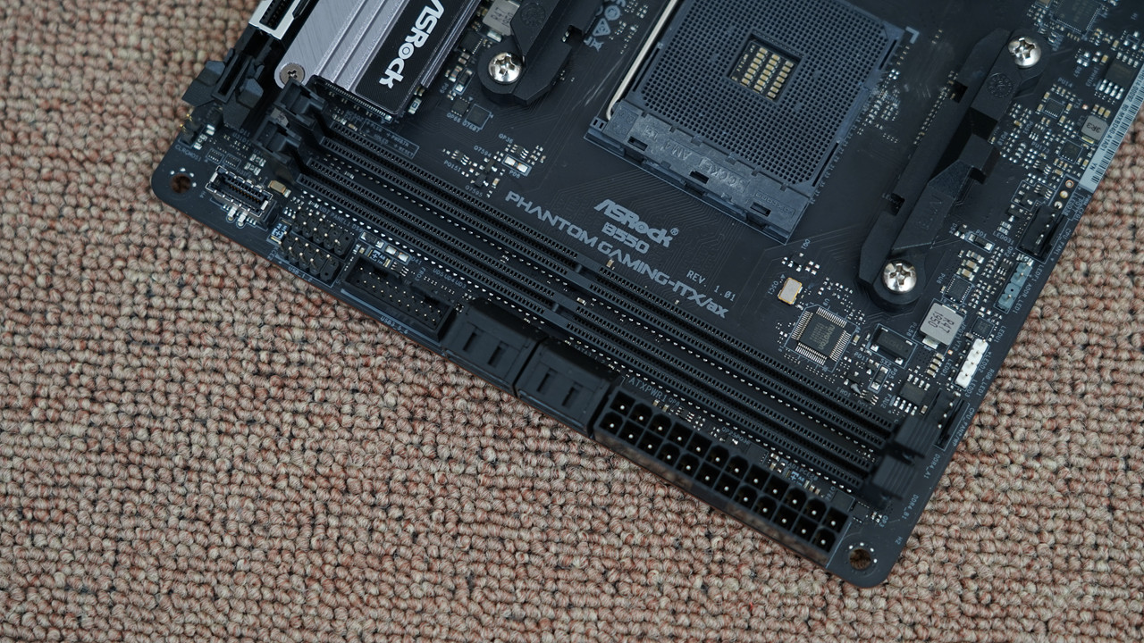 哪个机箱可以装3槽显卡,什么样的显卡适合装itx主机