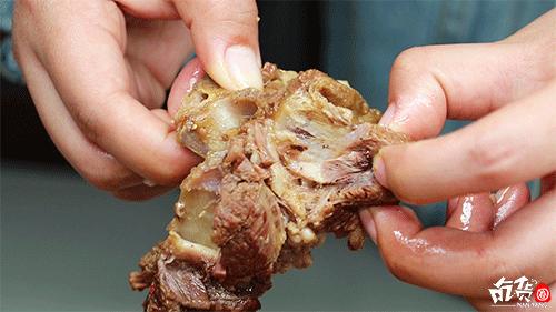 南阳吃烤全羊的地方,河南南阳方城流动烤全羊