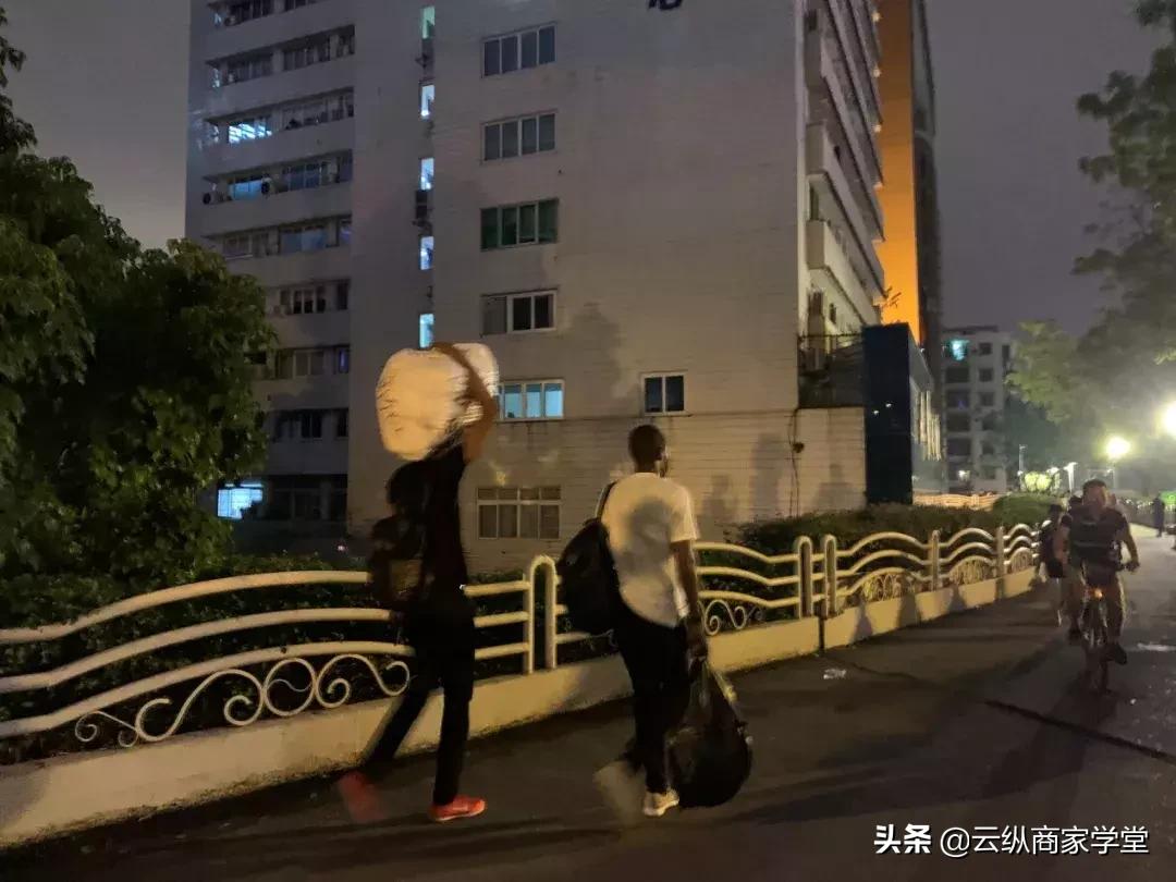 广州小北往事:曾经扛着背包做“倒爷”,现在要回非洲做电商