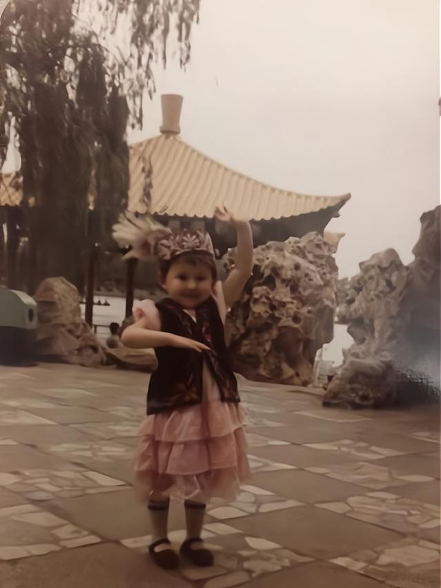 唐嫣晒女儿萌照罗晋评论,罗晋唐嫣互晒童年照