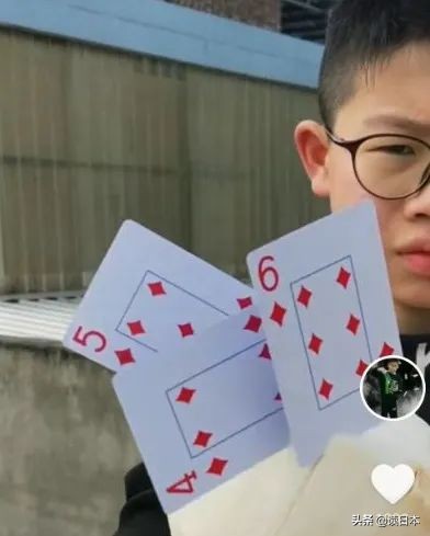 14岁中国少年“飞牌”火爆日本，日媒惊叹：这是未来的李小龙