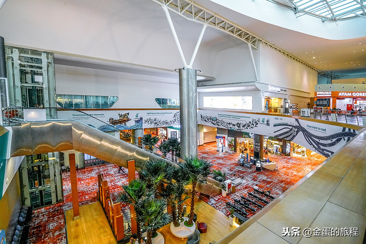 马来西亚吉隆坡亚航机场,亚航机场和吉隆坡国际机场