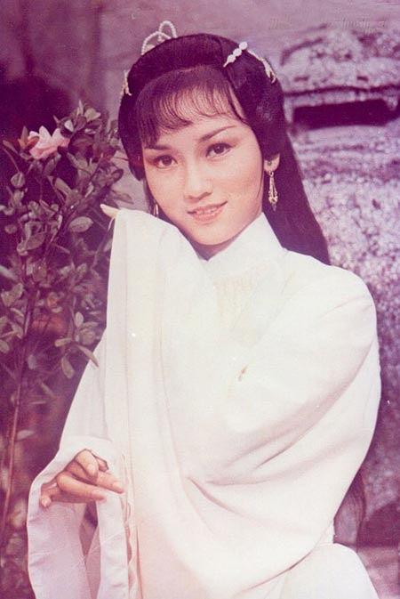 古龙武侠电影圆月弯刀,武侠剧圆月弯刀粤语