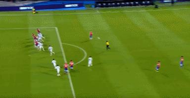 世预赛阿根廷vs乌拉圭梅西破门,阿根廷世预赛3连胜梅西角球中柱