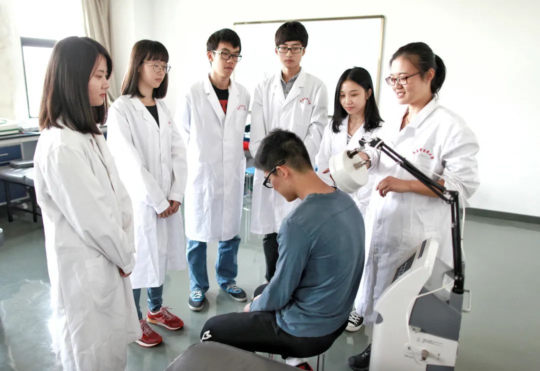 中医学屠呦呦班专业招生计划,屠呦呦填报的高考志愿是哪所大学