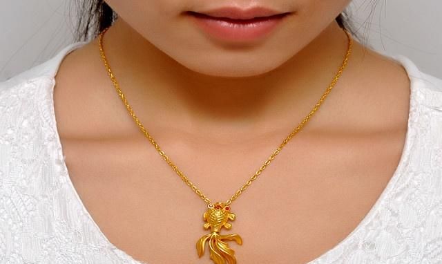 金店以旧换新后不给退换,金店以旧换新黄金克数少了怎么办