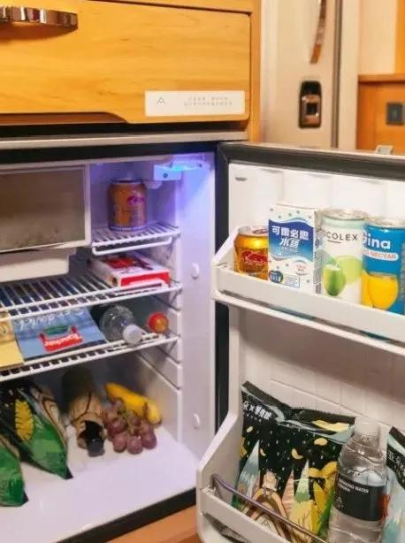 房车旅居游,房车逃离野外