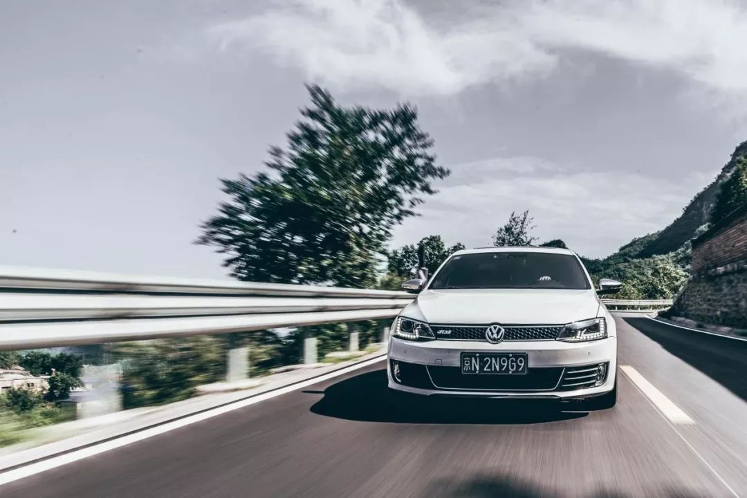 速腾2022款280tsidsg超越版,速腾2022款280tsidsg飞跃版落地