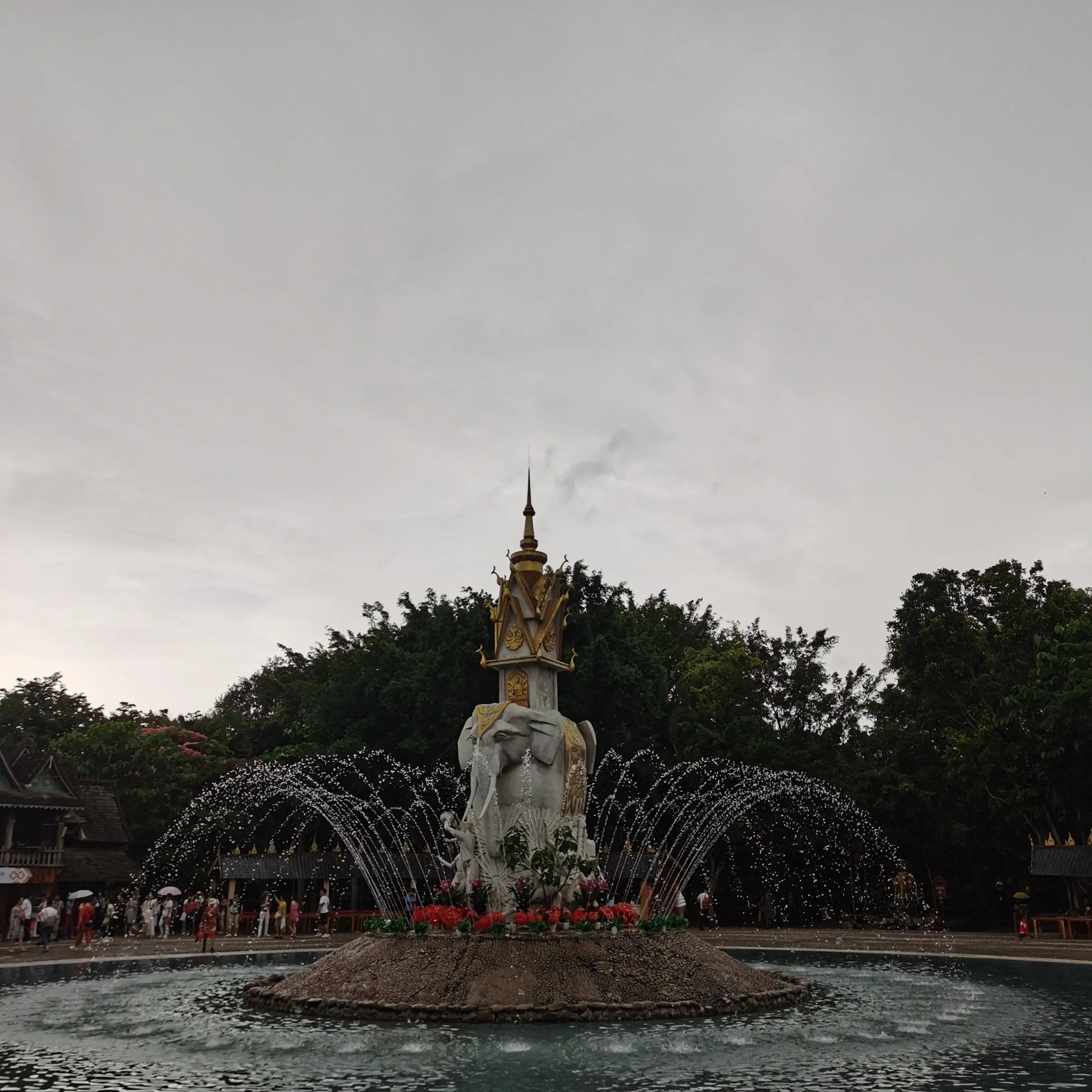 西双版纳曼远村游,西双版纳自由行一天攻略傣族园