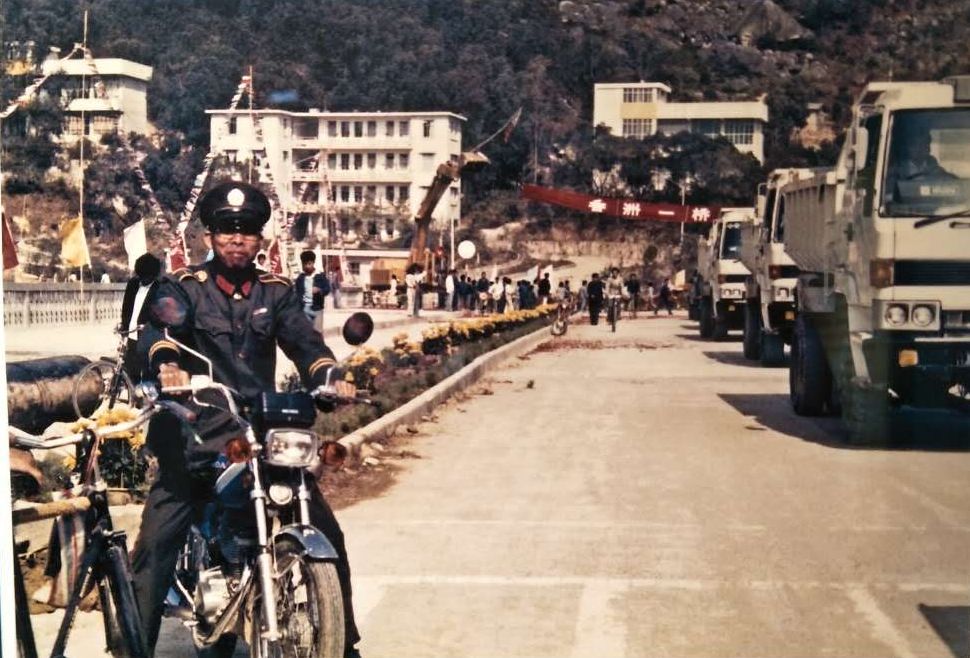 孕妇破羊水老公反应,孕妇突然羊水破了丈夫找车