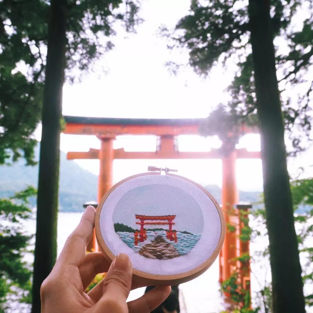 新加坡姑娘用刺绣记录下旅途风景，连Gucci都找她合作！