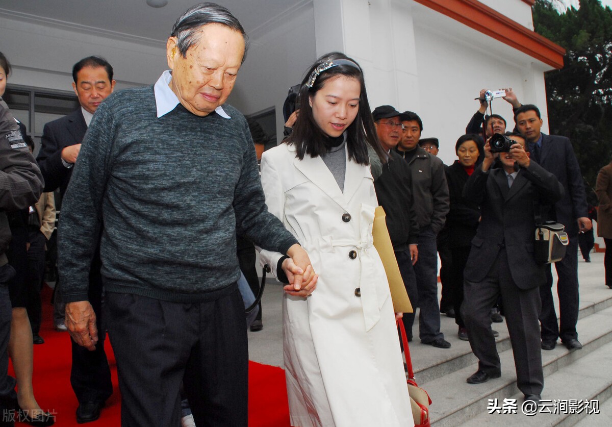 翁帆和杨振宁靠什么维持婚姻,翁帆和杨振宁结婚的真正原因