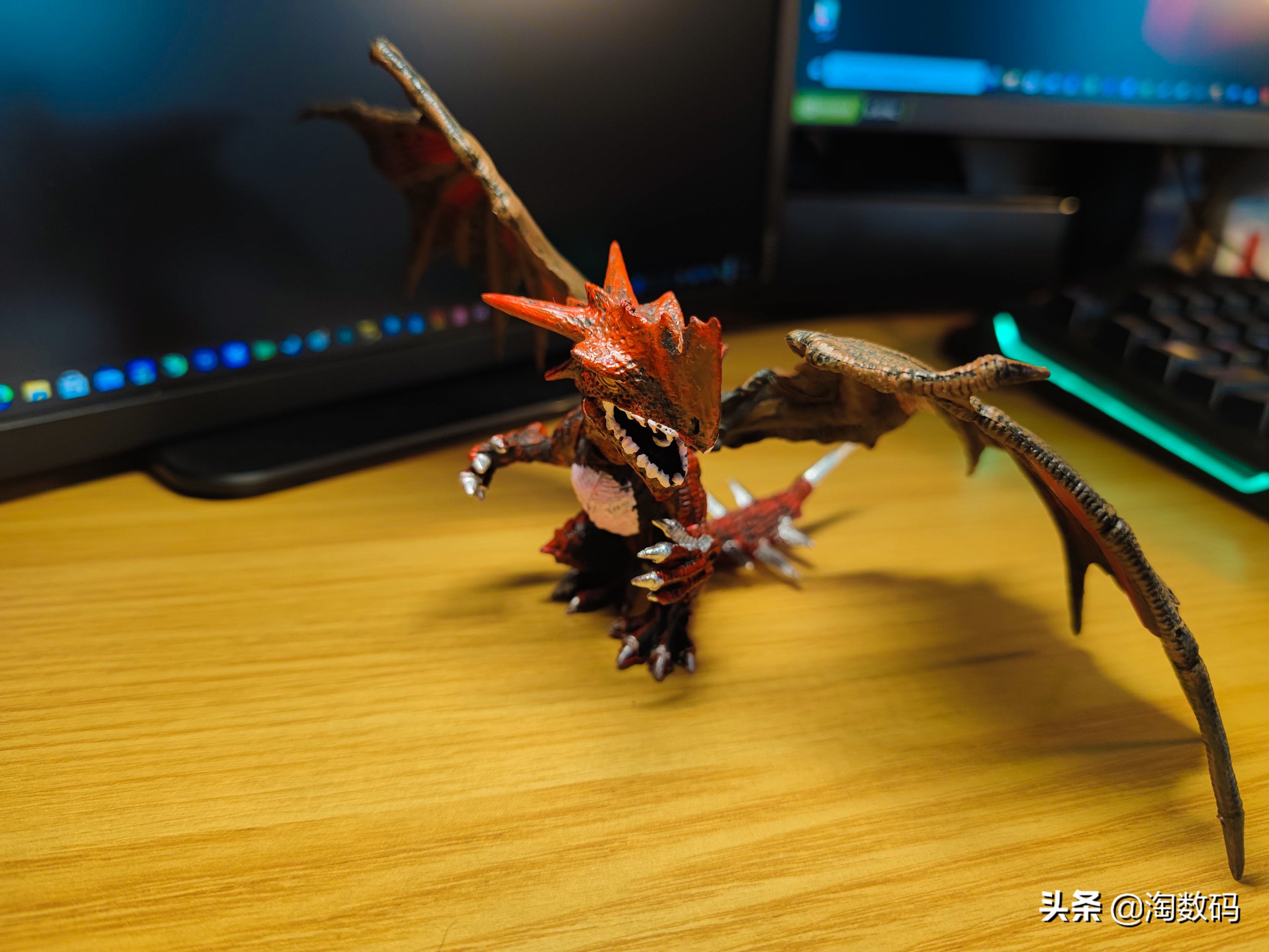 ￥9块9的德国LED充电台灯？105年欧司朗血统能否传承，开箱晒个单