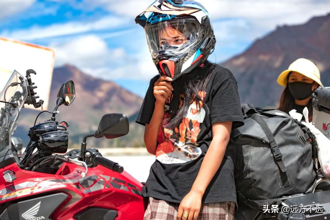 摩旅西藏带着一只狗遇见流浪狗,摩旅西藏路上的藏族同胞
