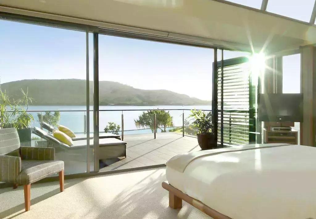 安装铝合金门窗前窗框处理,铝合金门窗的密封胶条安装方法