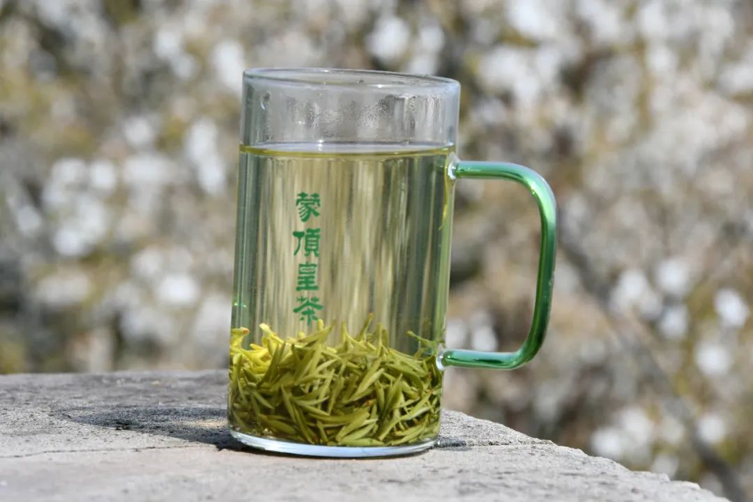 我们争分夺秒加班加点,就是为了奉上今春这第一波蒙顶皇茶!