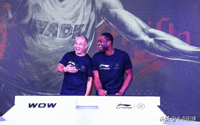 李宁现状：儿子帅气女儿可爱，化身“潮叔”与90后消费者互动卖萌