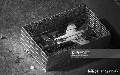 别连科驾驶米格25叛逃日本,苏联驾驶员米格25叛逃