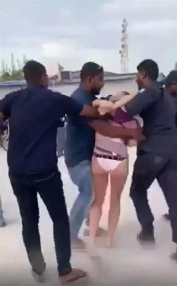 马尔代夫女装白泳衣,马尔代夫26岁华裔女孩