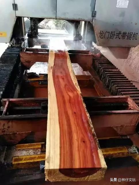 白酸枝和微凹黄檀哪个更像黄花梨,冒充黄花梨的酸枝有哪些