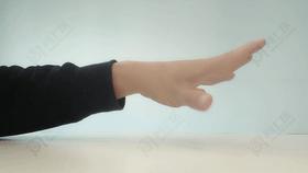 长时间玩手机胳膊酸痛怎么按摩,经常玩手机手指关节痛怎么办