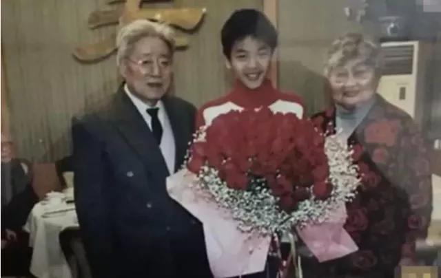 张若昀为什么起诉他爸,张若昀和他爸的官司