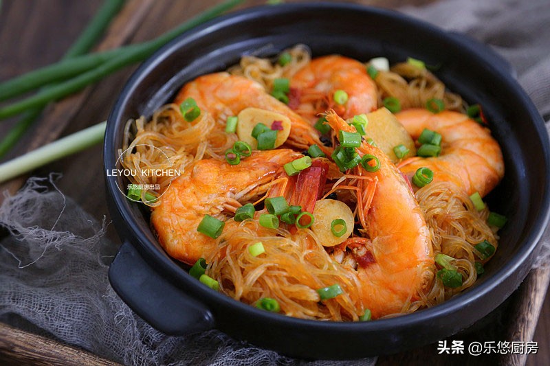 冬天别错过这碗粥,天冷了来一锅热乎乎的粉丝煲