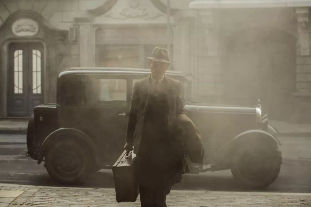 电视剧巴比伦柏林简介,关于巴比伦的电视剧