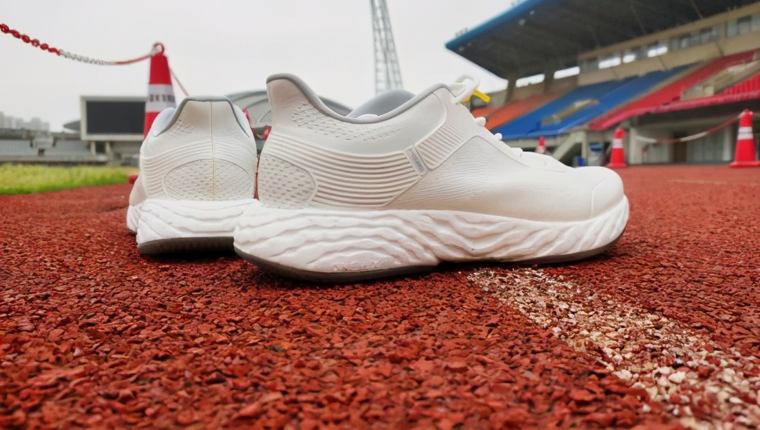 走路轻软跑步双弹颜值时尚,OneMix逍遥游休闲跑鞋实测