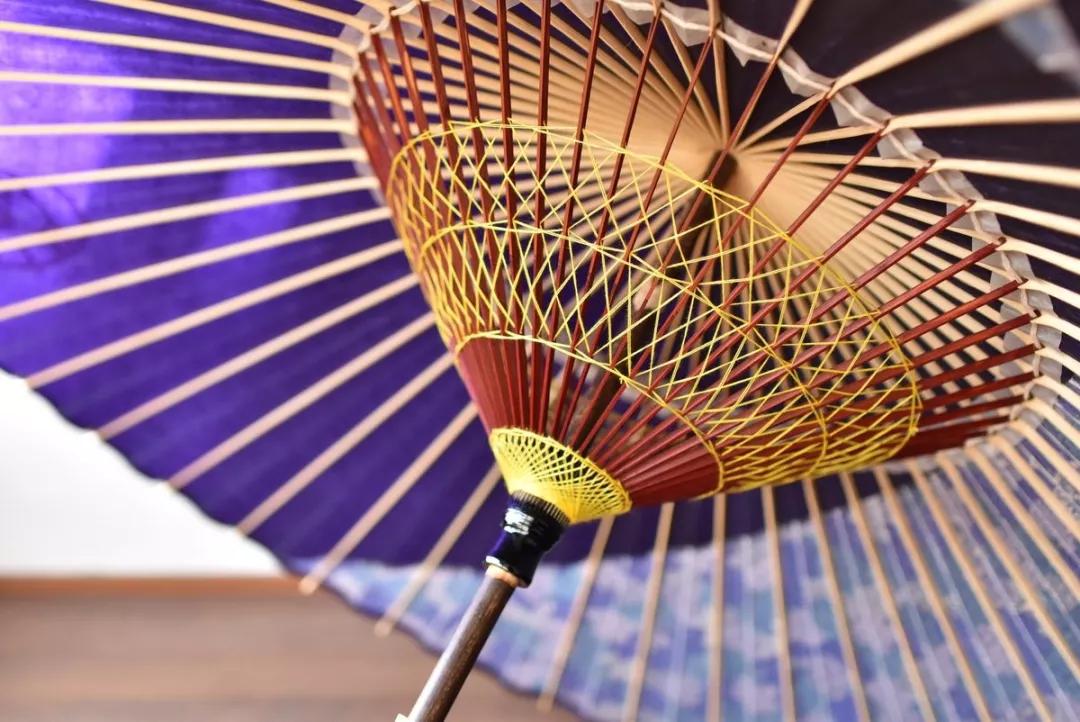 为英伦女神而生，20万日元一把的“樱和伞”，发售一小时就被抢光