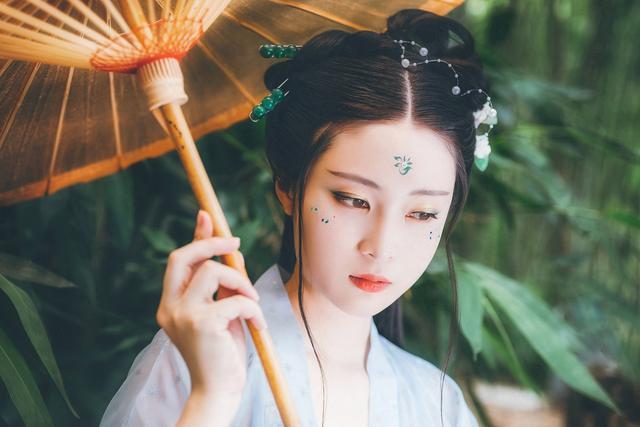 聪明过人但嘴上不饶人的星座,情商高人缘好很会做人的3大星座