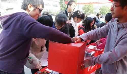 农村集市有哪些抽奖活动,村子里的集市有什么好东西